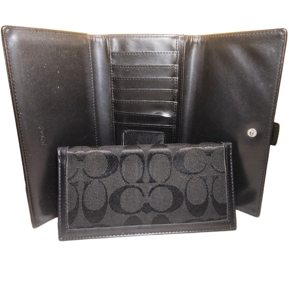 Coach Campbell Buckle Trifold Wallet - Picture 4 of 9